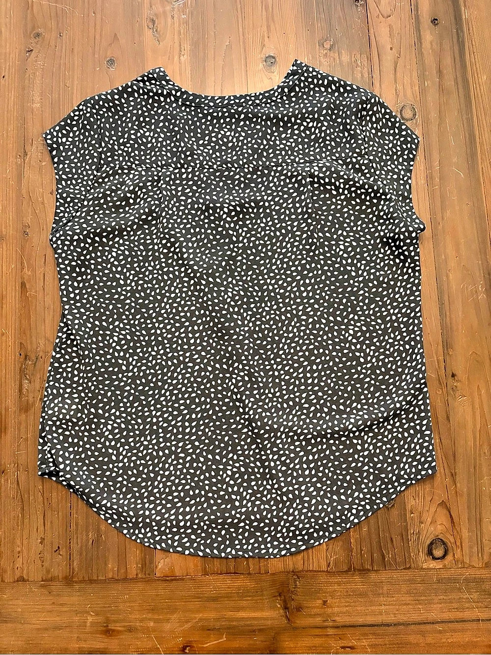 fun2fun Black White Polka Dot V-Neck Sleeveless Blouse Size L Like New - Picture 2 of 6